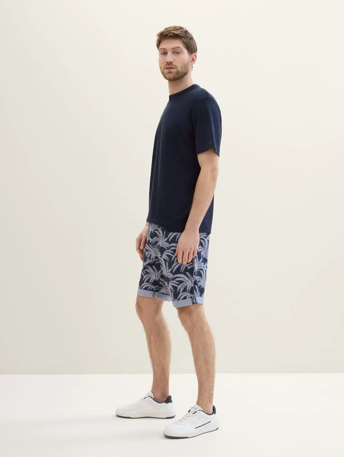 REGULAR PRINTED CHINO SHORTS