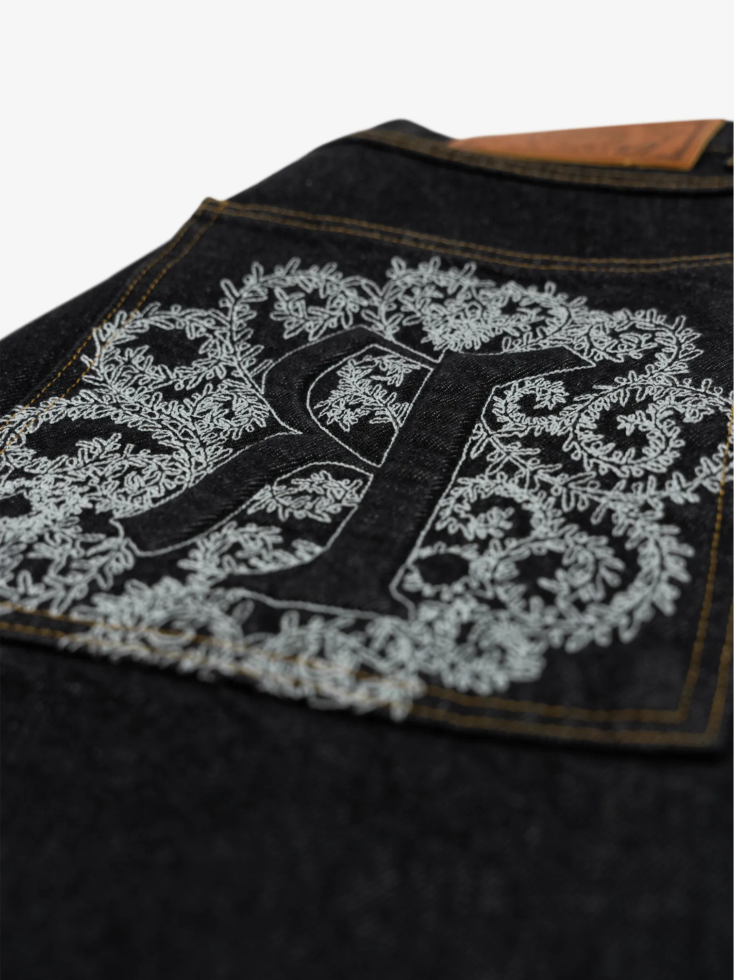 WREATH DENIM PANTS